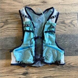 Ultimate Direction Signature Series race hydration vest